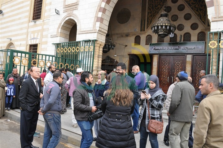 بالصور.. نجوم الفن والإعلام فى جنازة زبيدة ثروت