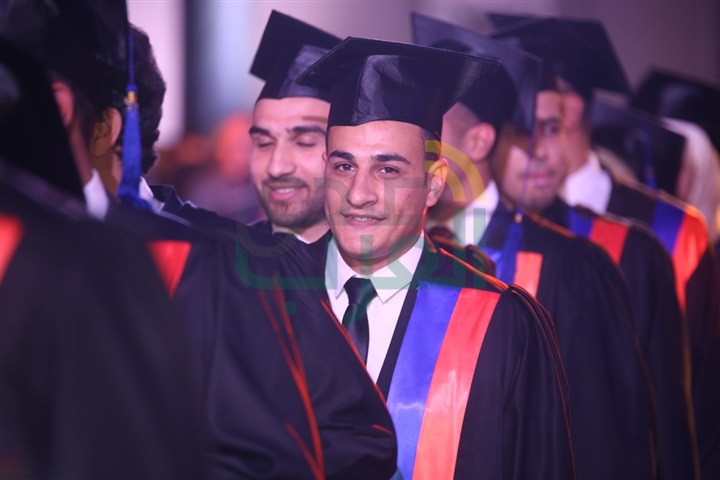 بالصور.. حسام حبيب يحيي حفل تخرج جامعة "MTI"