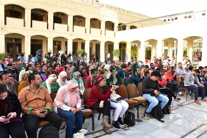 بالصور.. ندوة الفنان حسن حسني علي هامش مهرجان القاهرة السينمائي 