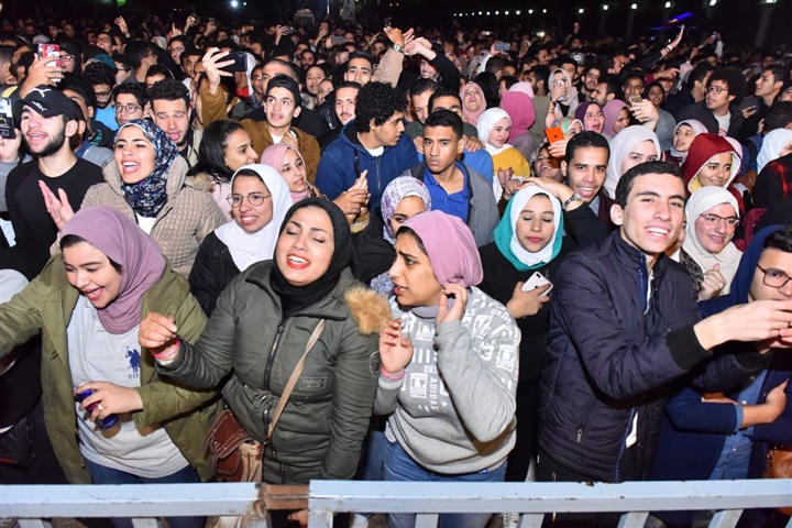 بالصور.. تامر عاشور وزاب ثروت يتألقان في حفل جماهيري بالشروق 