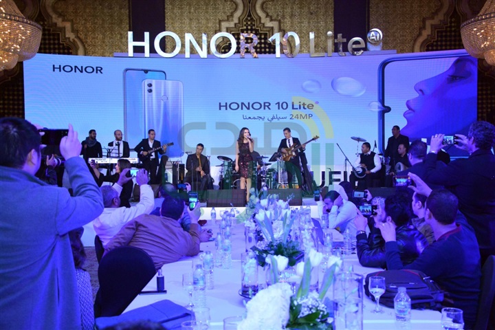 بالصور .. كارمن سليمان تتألق في حفل أطلاق" "honor 10 lite بحضور نجوم الفن والمشاهير