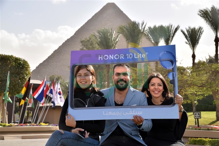 بالصور .. كارمن سليمان تتألق في حفل أطلاق" "honor 10 lite بحضور نجوم الفن والمشاهير