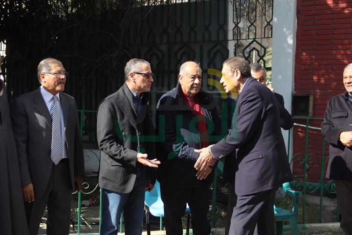 خروج جثمان كاميليا السادات بحضور الإبراشي من مسجد المصطفي بصلاح سالم