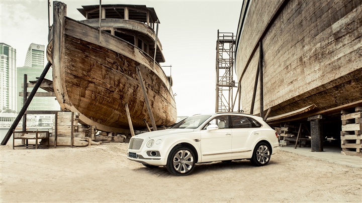 BENTAYGA MULLINER  لؤلؤة الخليج.. آلاف السنين من التراث العريق تشكّل مصدر إلهام لطراز راقٍ بإصدار محدود من BENTLEY