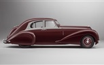 الحلقة المفقودة.. قسم Mulliner يعيد تصنيع طراز 1939 من سيارة BENTLEY CORNICHE الأسطورية من جديد