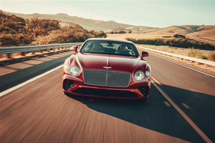 CONTINENTAL GT تحرز لقب سيارة الشعب لهذا العام من قِبل جيرمي كلاركسون خلال حفل توزيع جوائز NEWS UK MOTOR