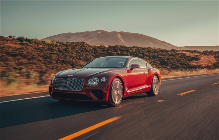 CONTINENTAL GT تحرز لقب سيارة الشعب لهذا العام من قِبل جيرمي كلاركسون خلال حفل توزيع جوائز NEWS UK MOTOR