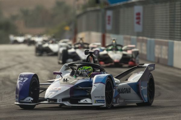 الجولة الثانية من بطولة العالم للفورميلا الكهربائية (Formula e) – الدرعية..  فوز مزدوج لفريق BMW بقيادة سيمز