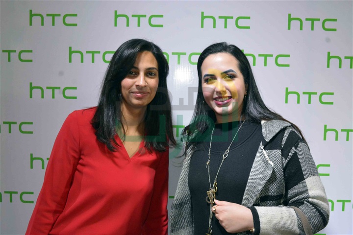 بالصور .. حماقي يشارك في حفل إطلاق هاتف HTC الجديد