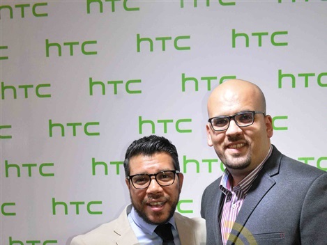 بالصور .. حماقي يشارك في حفل إطلاق هاتف HTC الجديد