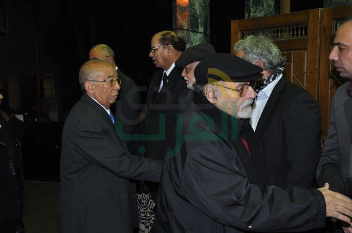 بالصور.. وزراء وكتاب وفنانيين فى عزاء الشاعر سيد حجاب بمسجد عمر مكرم 