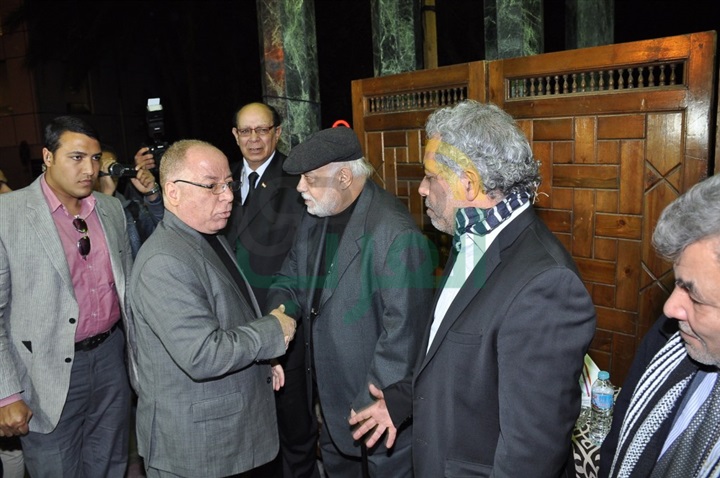 بالصور.. وزراء وكتاب وفنانيين فى عزاء الشاعر سيد حجاب بمسجد عمر مكرم 