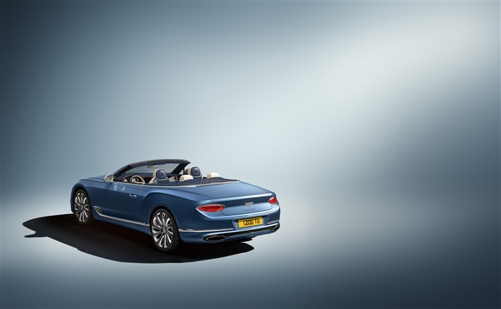 Bentley Continental GT Mulliner Convertible الجديدة تحدّد معايير الفخامة للسيارات المكشوفة