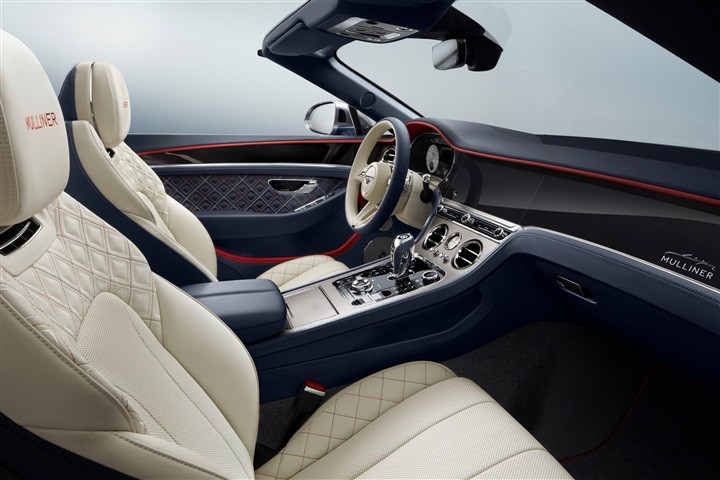 Bentley Continental GT Mulliner Convertible الجديدة تحدّد معايير الفخامة للسيارات المكشوفة