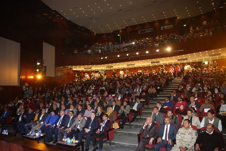 بالصور.. فنون الأوبرا داخل قصر ثقافة قنا .. نسمة في الجنوب وشباب قنا يردد التراث الشعبي