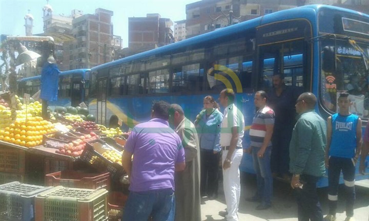 بالصور.. رفع الإشغالات بسيدي بشر والعصافرة 