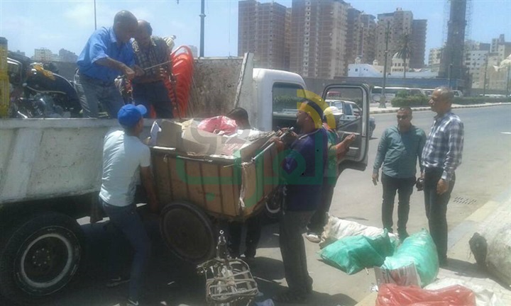 بالصور.. رفع الإشغالات بسيدي بشر والعصافرة 