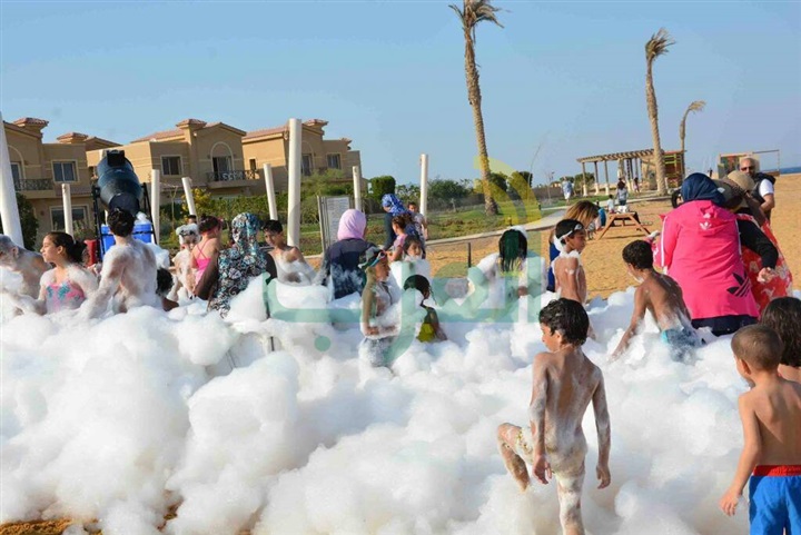 بالصور.. حسام حبيب يشعل أول حفلات العيد بمارينا