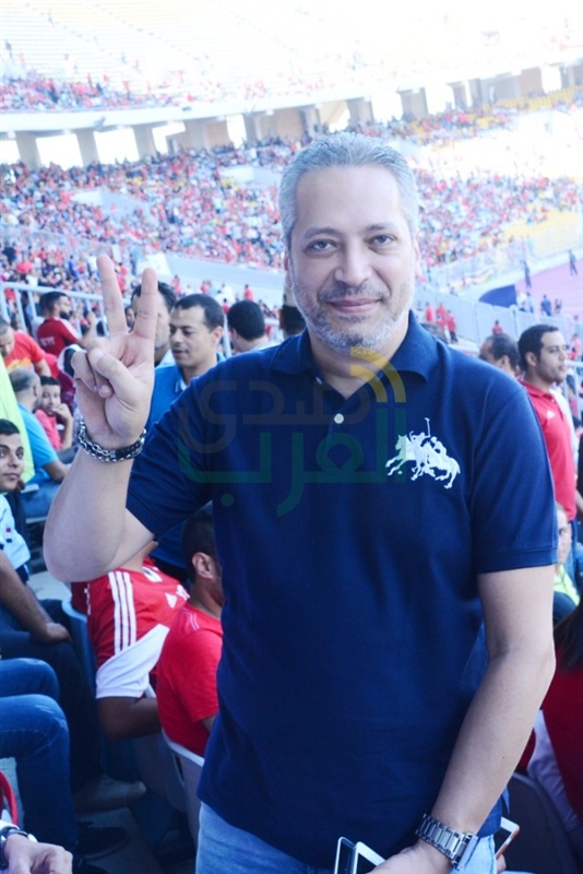 بالصور.. وزراء وفنانون وسياسيون يساندون منتخب مصر من المدرجات