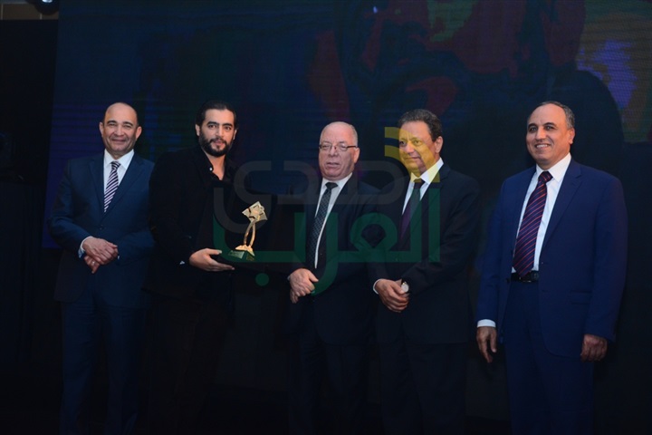 بالصور.. تكريم نجوم الفن في حفل الأهرام