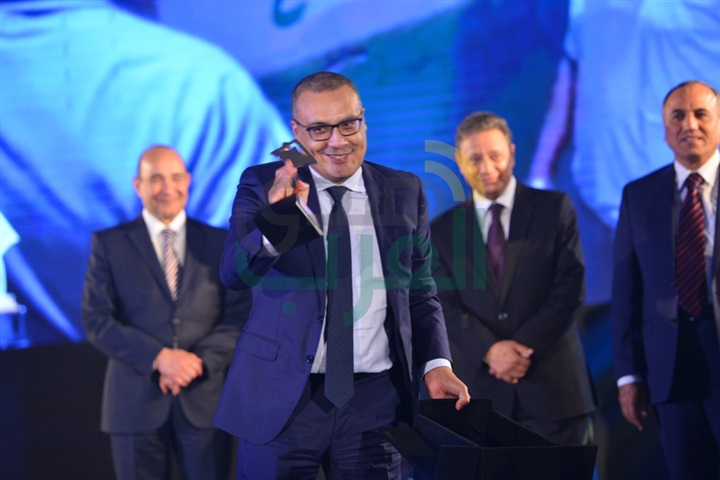 بالصور.. تكريم نجوم الفن في حفل الأهرام