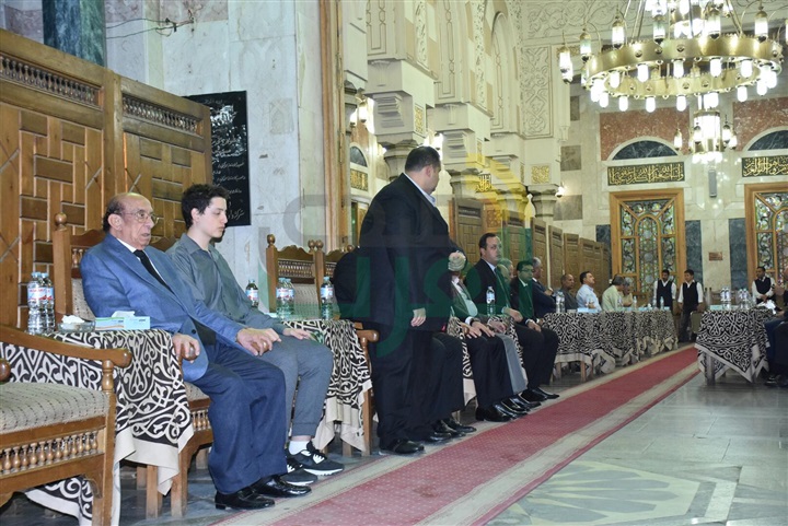 بالصور...جلال الشرقاوي يتلقى العزاء في شقيقه بمسجد عمر مكرم 