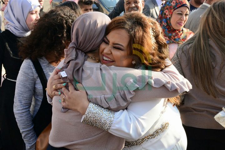 بالصور.. عقد قران ويزو نجمة مسرح مصر