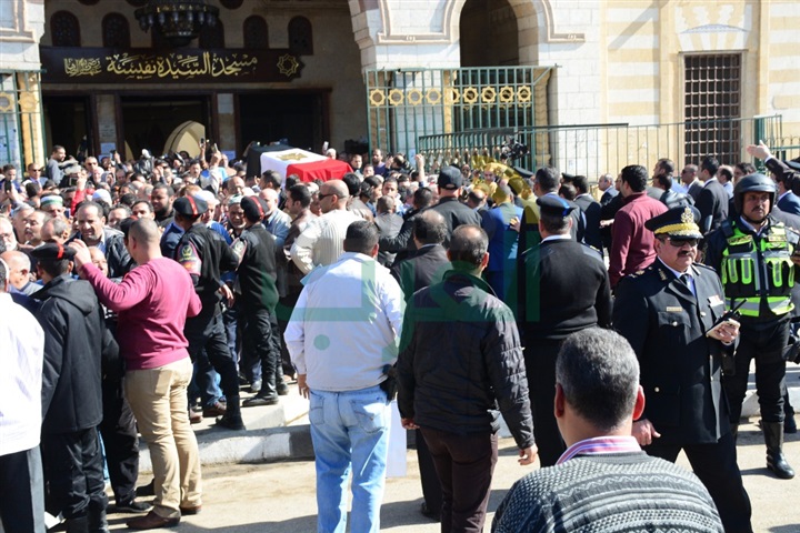 بالصور.. نجوم الفن في جنازة الفنانة شادية